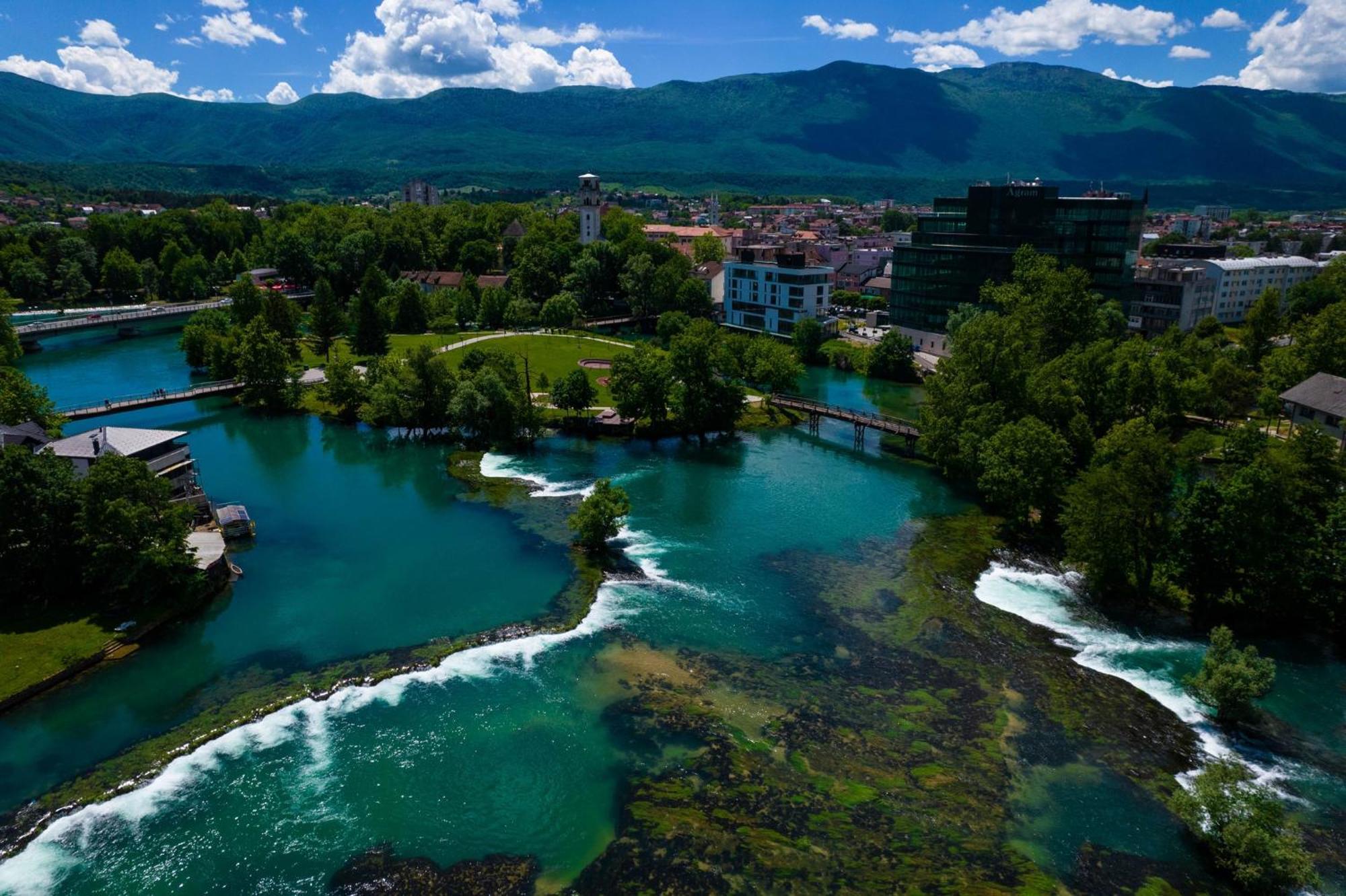 Swiss Plus Hotel Bihać Exterior foto