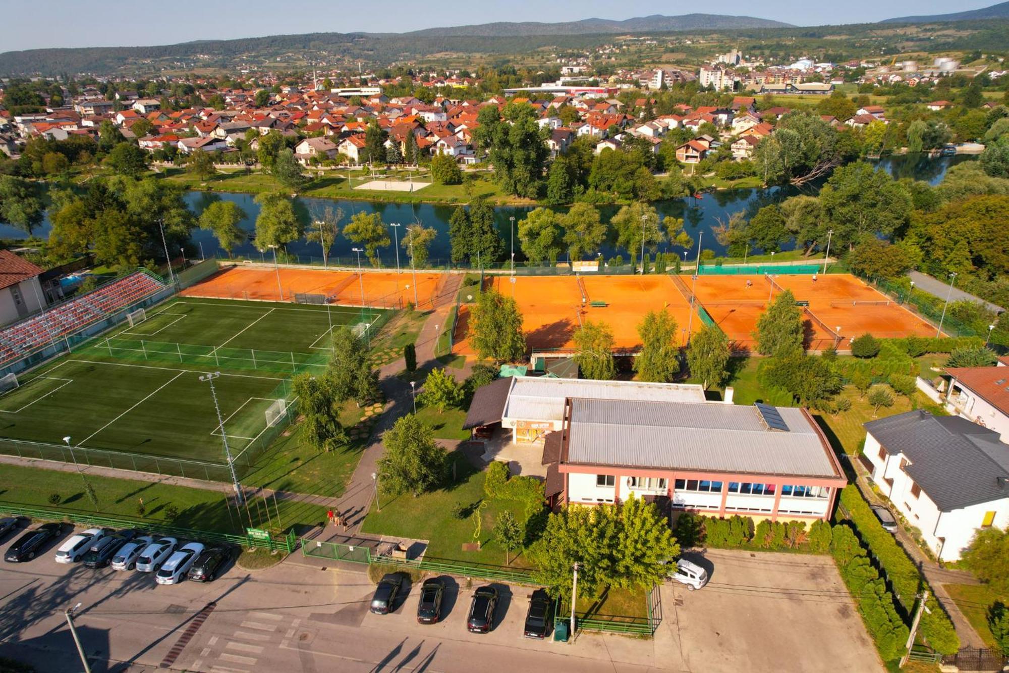 Swiss Plus Hotel Bihać Exterior foto