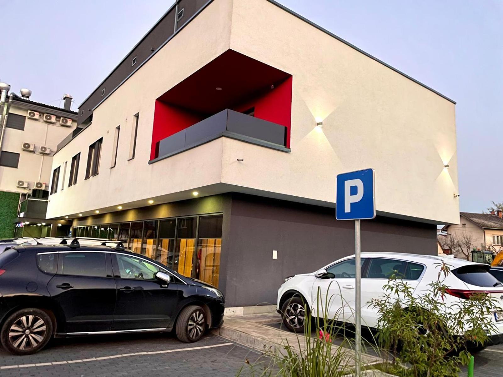 Swiss Plus Hotel Bihać Exterior foto