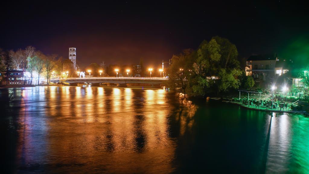 Swiss Plus Hotel Bihać Exterior foto